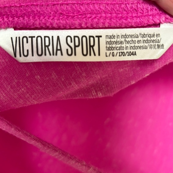 Victoria’s Secret Sport open-back design tshirt, worn twice - Picture 3 of 3